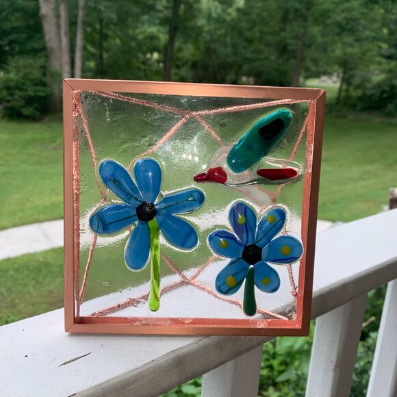 #6341 FUSED GLASS SUN CATCHER  BLUE FLOWERS & HUMMING BIRD GOLD TONE FRAME - Picture 7 of 7